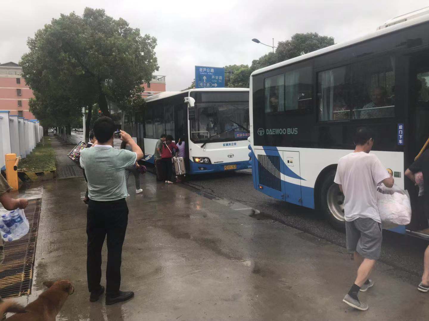 芦四项目民工撤离中